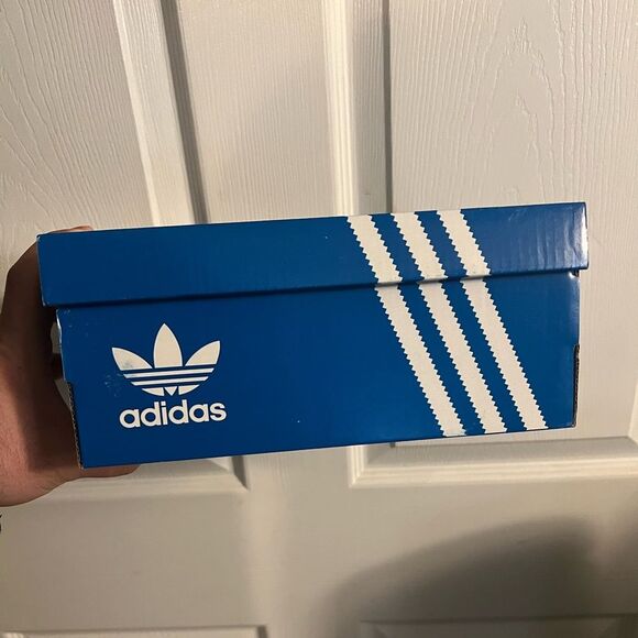 NWB Adidas Ozmillen Elastic Lace Shoes Kids - Picture 2 of 7